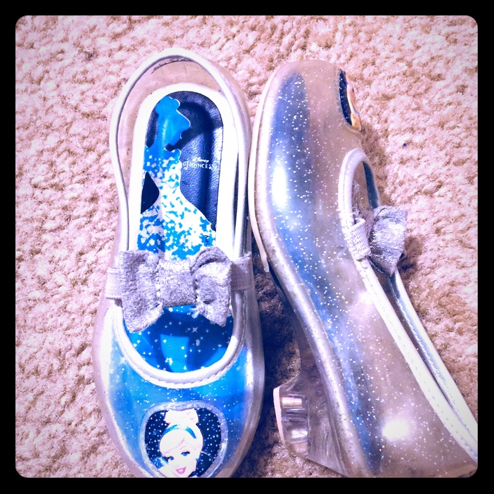 2 pairs of girls toddler shoes sz 7